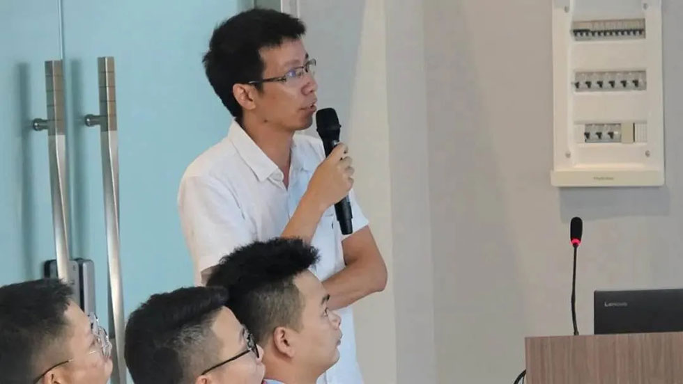 三合一送料機(jī)工廠大會