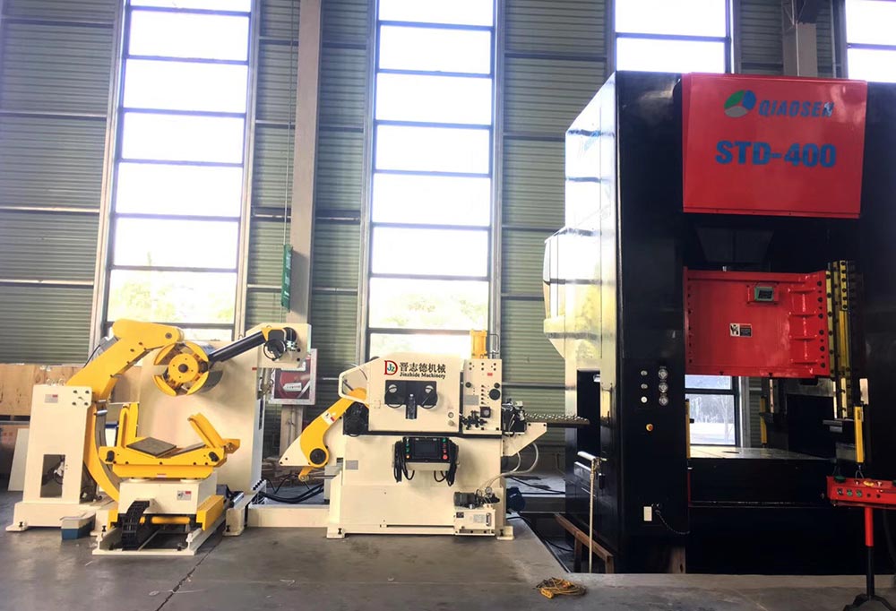 厚板三合一送料機(jī)應(yīng)用,汽車制動(dòng)臂沖壓