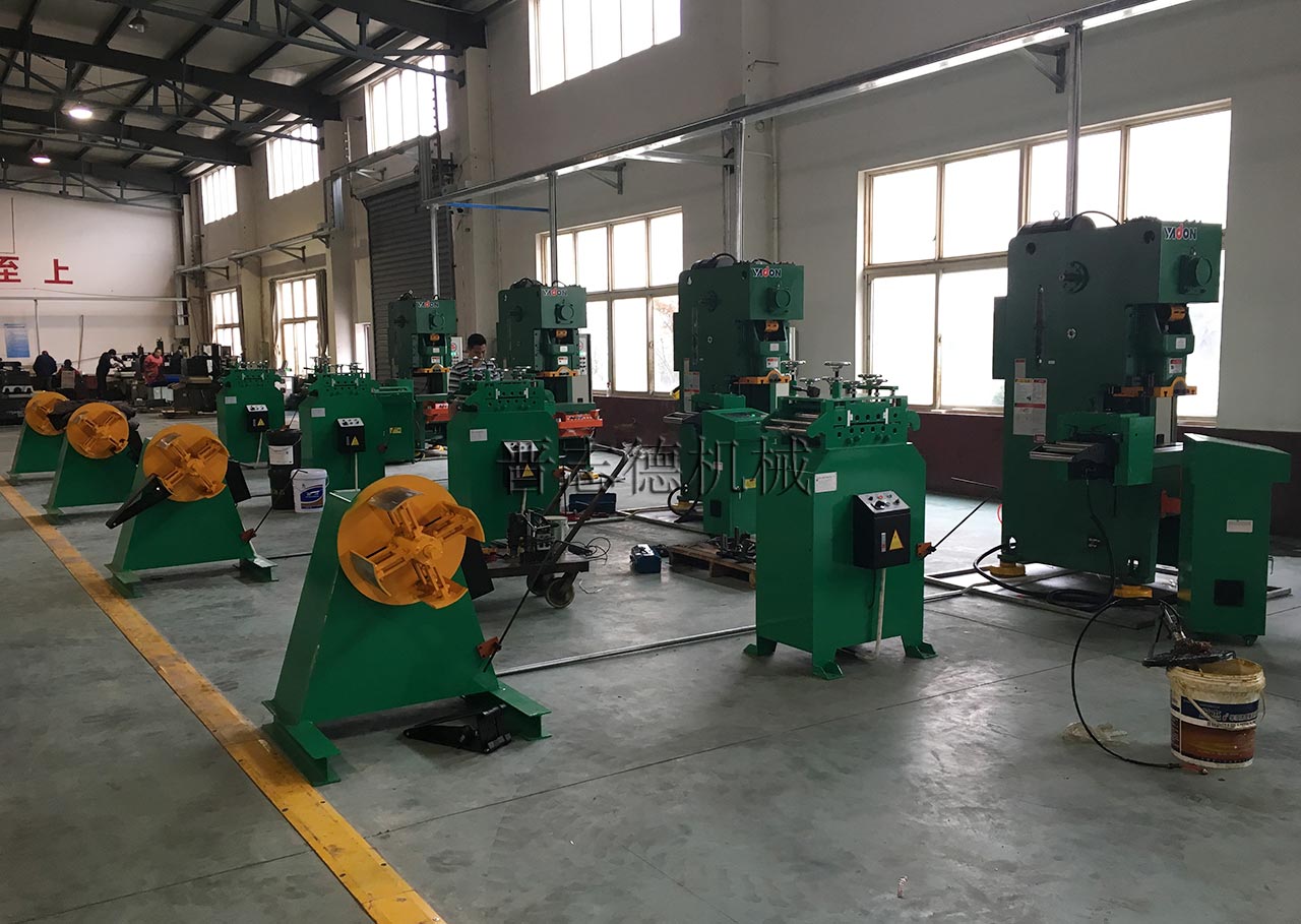 開卷整平伺服送料機(jī)生產(chǎn)線調(diào)試