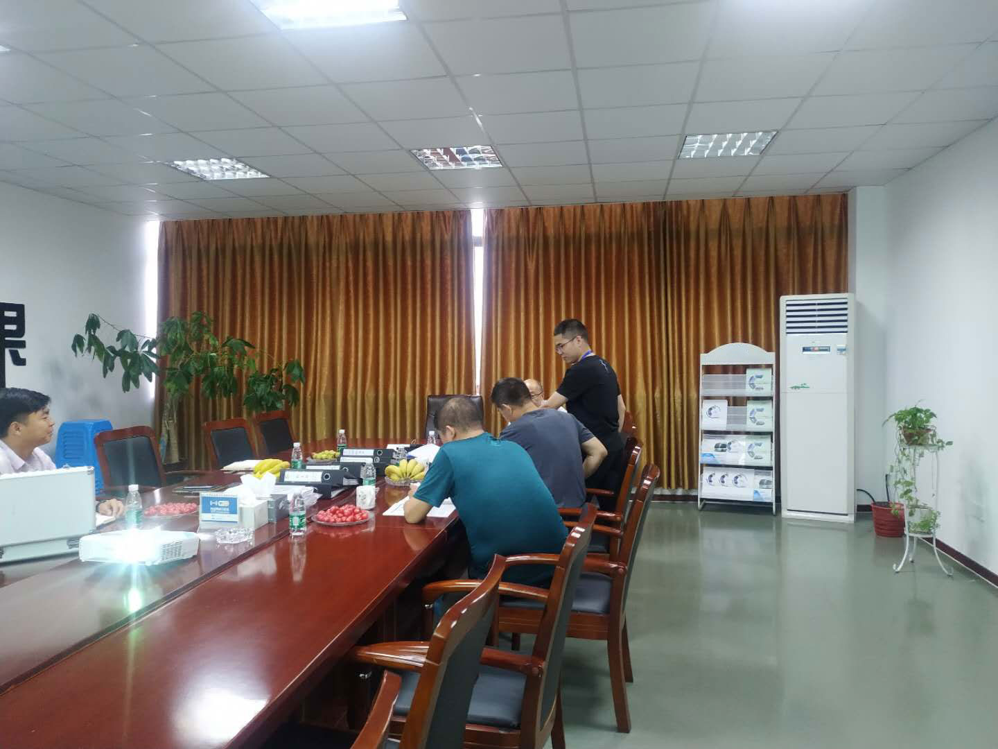 臺(tái)州中板三合一送料機(jī)